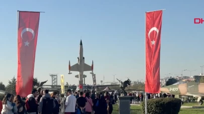 SOLOTÜRK pilotları Ankara’da hayranlarıyla buluştu
