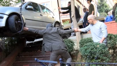Şişli’de otomobil çocuk parkına girdi