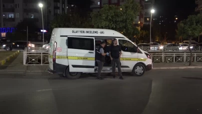 Adana'da pastaneye bombalı saldırı: Pimi çekilmemiş el bombası atıldı