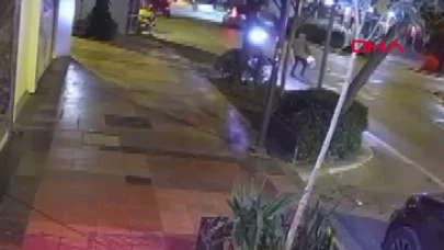 İzmir’de yolun karşısına geçmeye çalışan yayaya motosiklet çarptı: 1 ölü