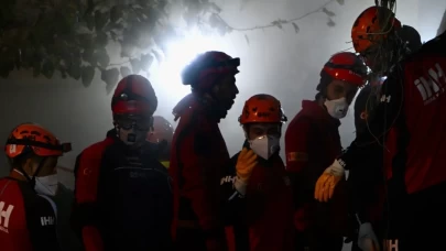 Kocaeli’de bina çöktü: Evleri boşaltılan aileler geceyi misafirhanelerde geçirecek