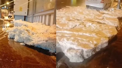 Ahlat'ta dolu yağışı cadde ve sokakları beyaza bürüdü