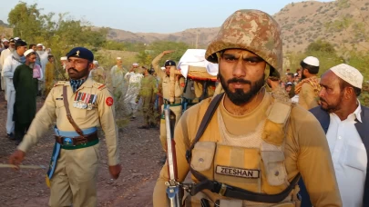 Pakistan resti çekti: Afganistan yönetimi savaş isterse buna hazırız