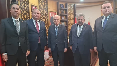 Milli Dayanışma, Kardeşlik Ve Demokrasi Komisyonu üyeleri MHP Lideri Devlet Bahçeliyi ziyaret etti! Terörsüz Türkiye çalışmaları masaya yatırıldı