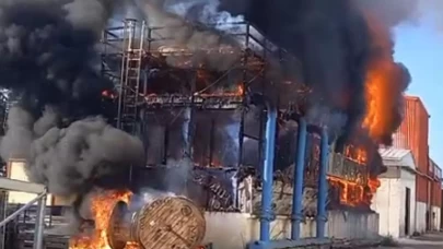 İzmir'de fabrikada çıkan yangın söndürüldü