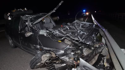 Kütahya’da feci kaza: Tıra çarpan otomobil sürücüsü hayatını kaybetti