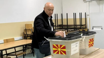 Kuzey Makedonya’da sandıklar kapandı