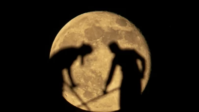 Dolunay, çiftçilerle kartpostallık kare oluşturdu