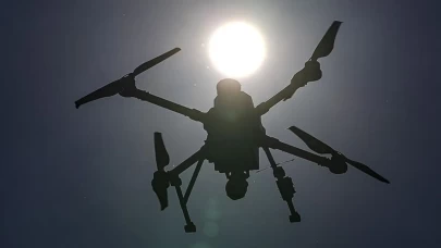 Askeri üs yakınlarındaki şüpheli cihaz panik yarattı! Güvenlik güçleri alarma geçti