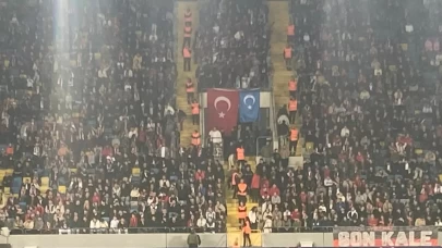 Gençlerbirliği taraftarlarından Doğu Türkistan’a destek