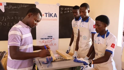 TİKA'dan Nijer'de yetim ve yoksul gençlere marangozluk eğitimi