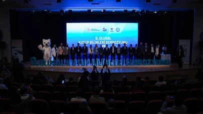 İzmir'de Ulusal Kutup Bilimleri Sempozyumu ve Kutup Şenliği başladı