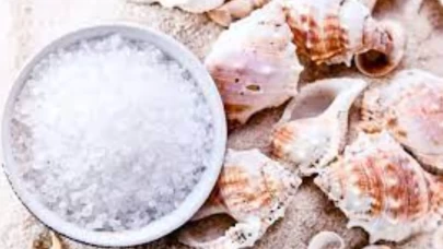 Deniz tuzu ile ışıl ışıl cilt yöntemi