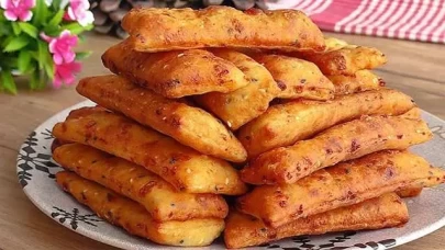 Dışı Çıtır, İçi Yumuşacık Peynirli Maydanozlu Pişi Tarifi