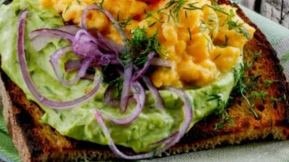 Sadece 5 dakikanızı alır! Gün boyu enerji veren 'Roket kahvaltı' tarifi