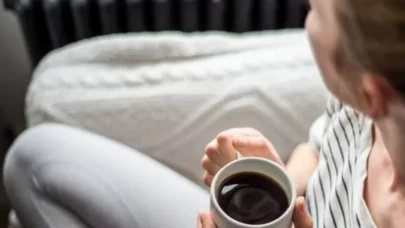 "Sabahları kahvesiz ayılamam" diyenler dikkat! Bu alışkanlıklar daha hızlı uyandırıyor