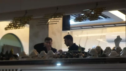 Kolonlar çatladı, kuyumcu ziynetleri kucakladı!