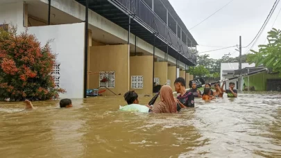 Endonezya’da sel ve toprak kaymalarında can kaybı 61’e yükseldi