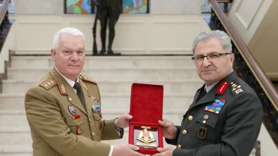 İkili askeri temaslarda bulundu