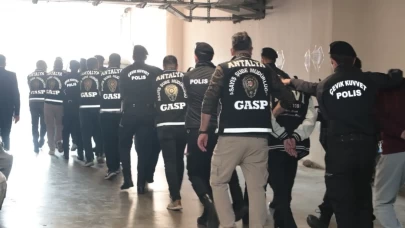 Sahte aşk tuzakları! Kadın profilleriyle binlerce liralık vurgun yaptılar