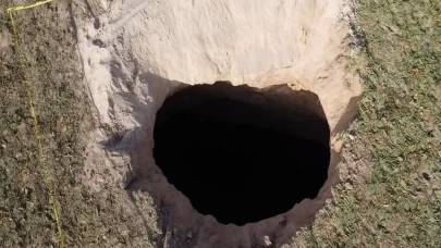 Aksaray’da 15 metre derinliğinde obruk oluştu