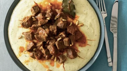 Herkes o beğendili tas kebabının peşinde