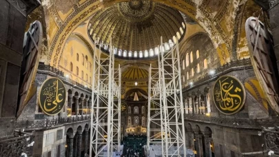 Ayasofya’da tarihi restorasyon başladı