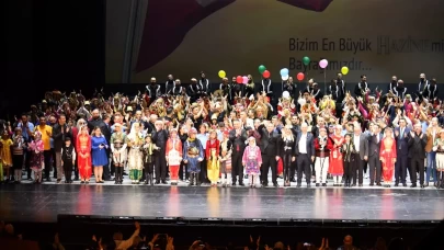 Minik dansçılar "Hazine Masal" gösterisini AKM'de sahneledi