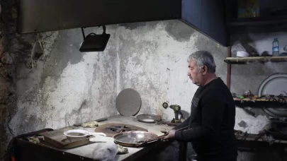 41 yıllık mesleğini bırakıp "unutulmasın" diye kalaycılığa başladı