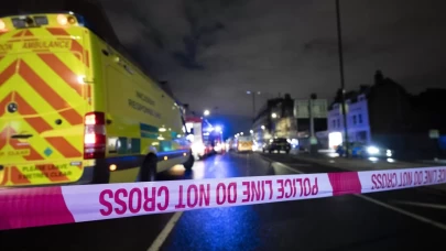 İngiltere'de trende bıçaklı saldırı