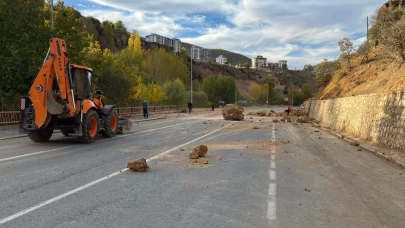 Tunceli-Ovacık yolunda kaya düşmelerine karşı önlem çalışması başlatıldı