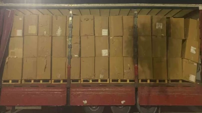 Sahte belgeli tırda tonlarca kaçak tütün ele geçirildi: 1 gözaltı