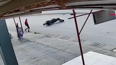 Hatay’da köpeğe çarpmamak için manevra yapan sürücü kaza yaptı