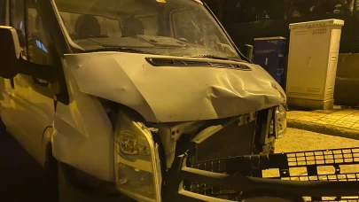 Bursa’da belediye otobüsüyle kamyonet çarpıştı: Şans eseri yaralanan olmadı