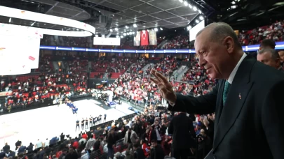 Cumhurbaşkanı Erdoğan, Milli Takımın 2027 FIBA Dünya Kupası sınavını tribünden izledi