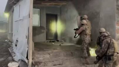 KOM Şube’den nokta operasyon! Uzun namlulu silahlar ele geçirildi