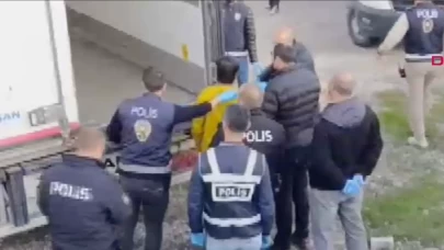 Sivas’ta TIR’ın dorsesinde 28 düzensiz göçmen yakalandı