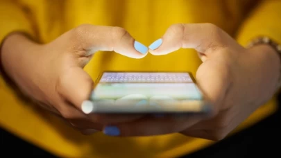 WhatsApp’ta mesajlaşırken konumunuz gizlice paylaşılıyor mu? Uzman uyarıyor!