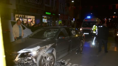 Aksaray’da alkollü sürücü dehşet saçtı: Ters yöne girip 2 kadına ve araçlara çarptı