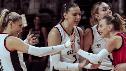 Beşiktaş Kadın Voleybol Takımı, THY’yi 4 sette geçti