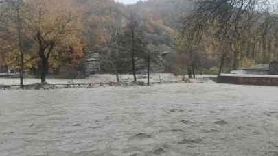 Yunanistan’da Alyakmona Nehri taştı