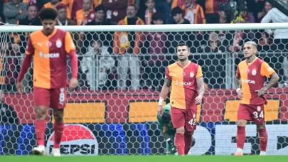 Galatasaray, evinde yıkıldı