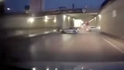 Adana’da makas atan sürücü faciaya neden oldu: Kaza anı kamerada