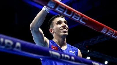 Milli boksör Semih Gümüş'ten Riyad'ta bronz madalya