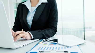 Sigortalı çalışan genç kadın sayısı 70 binden fazla arttı