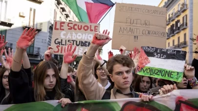İtalya'da öğrenciler, Meloni hükümetini protesto etti