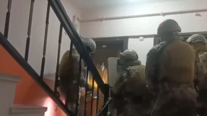 Sultanbeyli’de suç örgütü operasyonu: 13 tutuklama