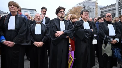 Brüksel’de yüzlerce yargı mensubundan 'Adalete ihtiyaç var' eylemi