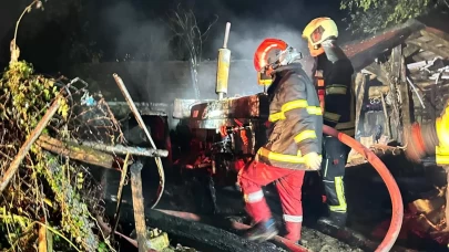 Bartın'da 2 araca yıldırım isabet etti!