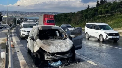 Büyükçekmece’de seyir halindeki otomobil alev aldı: Motor yangını itfaiye tarafından söndürüldü